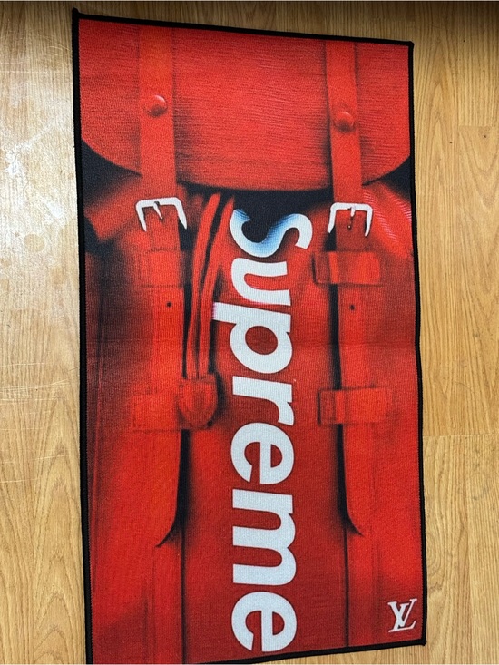 Louis Vuitton Other - SupremeXLV Rug